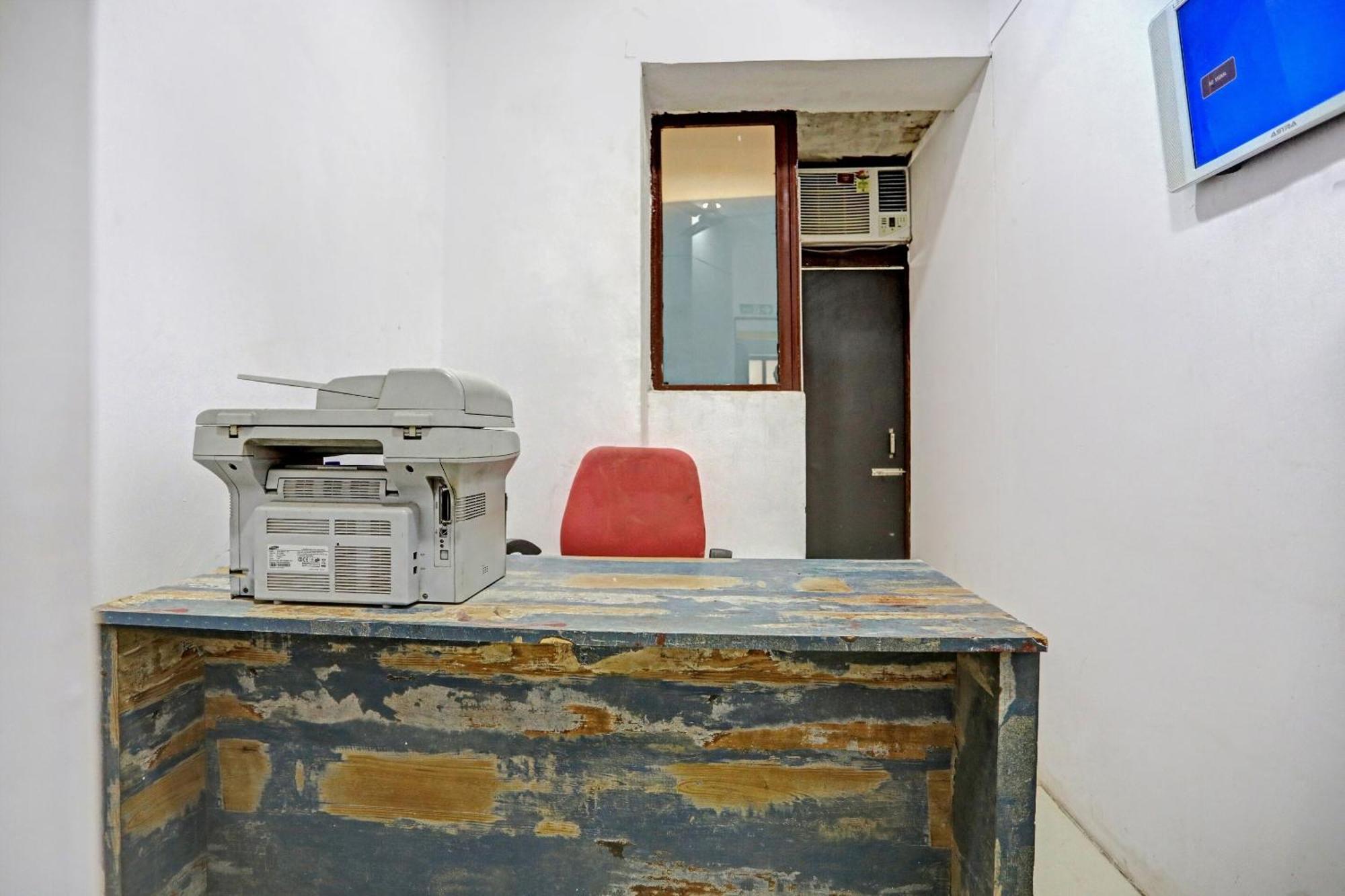 Hotel O North Campus New Delhi Bagian luar foto