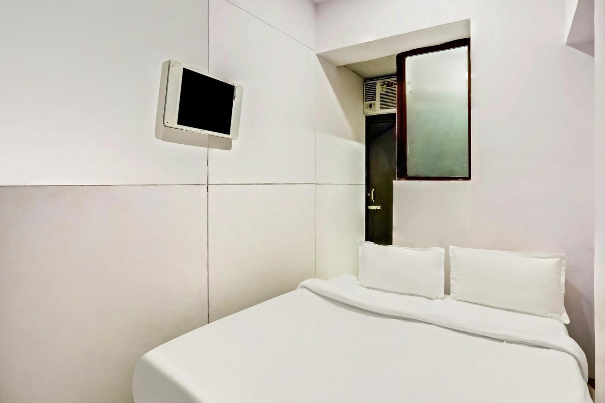 Hotel O North Campus New Delhi Bagian luar foto